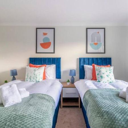 Trendy Sea View 2 Bedroom Sleeps 6 - Free Parking Bournemouth Exterior photo
